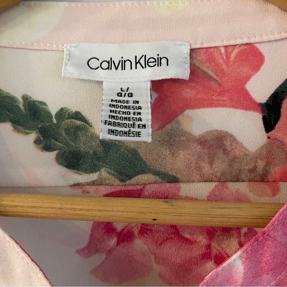Calvin Klein Pink Floral Button Down Blouse Feminine Casual Workwear Weekendwear - Picture 6 of 8